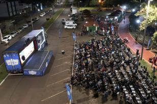 Cinema na Praça