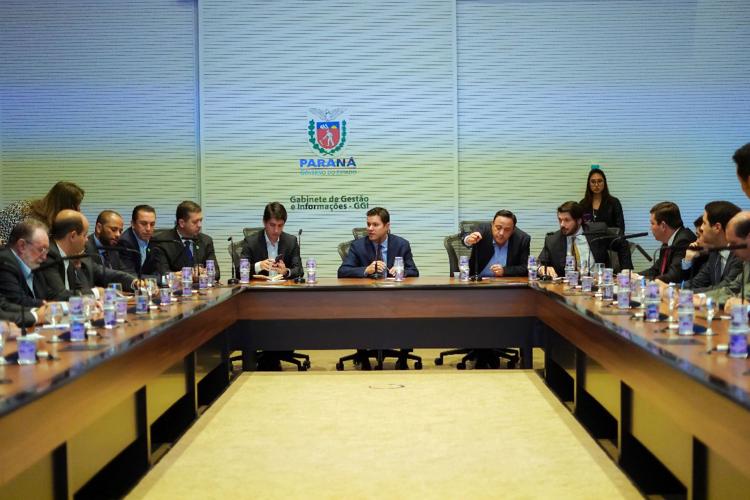 Governo e deputados atuam juntos para definir projetos prioritários