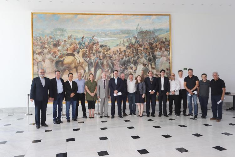 Governador e bancada federal tratam temas ligados ao Paraná