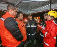 Equipes do Estado auxiliam trabalhos de atendimento às vítimas do deslizamento da BR-376 