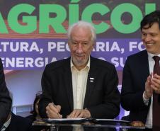 Pinhais, 01 de novembro de 2022 - Evento de entrega de veículos, benfeitorias e formalização de parceria com o governo israelense que aconteceu no Colégio Agricola Nilton Freire Maia.