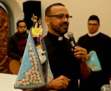 Governador Carlos Massa Ratinho Junior recebe a imagem de Nossa Senhora do Rocio no Palacio Iguaçu