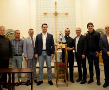 Governador Carlos Massa Ratinho Junior recebe a imagem de Nossa Senhora do Rocio no Palacio Iguaçu