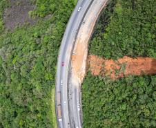 Deslizamento entre os kms 39 e 42 da Br-277 sentido litoral. 30/11/22. 