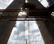 Governador Ratinho Junior faz última vistoria na Ponte da Integração, que está concluída