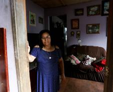 Trinta e quatro famílias que viviam em casas em situação precária ou áreas de risco em Rio Azul, na região Centro-Sul do Paraná, receberam nesta sexta-feira (09) novas moradias do Governo do Estado Carlos Massa Ratinho Junior. A inauguração do conjunto habitacional e entrega das chaves contou com a participação do governador Carlos Massa Ratinho Junior e o prefeito Leandro Jasinski.