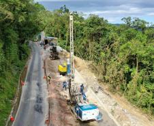 Estrada da Graciosa - obras de recuperação da Estrada da Graciosa, depois dos desmoronamentos causados pelas chuvas