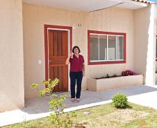 Mulheres são as mais beneficiadas com a construção de casas populares no Paraná 
