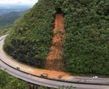 BR-277 terá restrição de tráfego de caminhões aos finais de semana no Litoral 