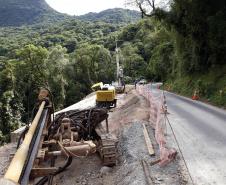 Estrada da Graciosa - obras de recuperação da Estrada da Graciosa, depois dos desmoronamentos causados pelas chuvas