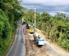 Estrada da Graciosa - obras de recuperação da Estrada da Graciosa, depois dos desmoronamentos causados pelas chuvas