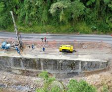 Estrada da Graciosa - obras de recuperação da Estrada da Graciosa, depois dos desmoronamentos causados pelas chuvas