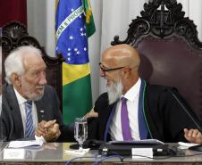 Vice-governador acompanha a posse da nova mesa diretora do Tribunal de Contas do Paraná 