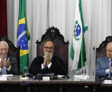 Vice-governador acompanha a posse da nova mesa diretora do Tribunal de Contas do Paraná 