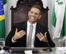 Vice-governador acompanha a posse da nova mesa diretora do Tribunal de Contas do Paraná 