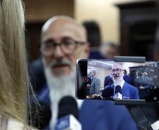 Vice-governador acompanha a posse da nova mesa diretora do Tribunal de Contas do Paraná 