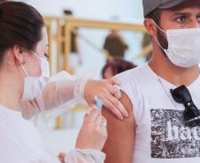 Campanha de vacinação contra a Covid-19 completa dois anos no Paraná