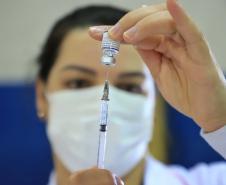Campanha de vacinação contra a Covid-19 completa dois anos no Paraná