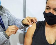 Campanha de vacinação contra a Covid-19 completa dois anos no Paraná
