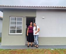 Mulheres são as mais beneficiadas com a construção de casas populares no Paraná 