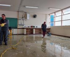 Colégios estaduais se preparam para volta às aulas, que acontece na próxima segunda-feira.