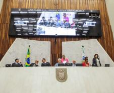 Na abertura dos trabalhos, governador entrega balanço de 2022 à Assembleia