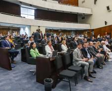 Na abertura dos trabalhos, governador entrega balanço de 2022 à Assembleia