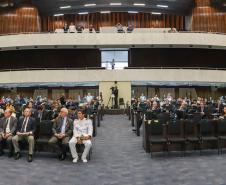 Na abertura dos trabalhos, governador entrega balanço de 2022 à Assembleia