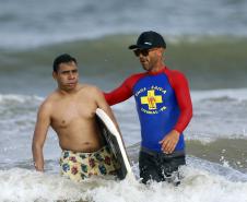 Verão Maior Paraná - Praia Brava de Guaratuba Federação Paranaense de Bodyboarding, do Instituto Guaramar e da prefeitura de Guaratuba, promoveram um evento com PCD - pessoas com deficiência, de pratica do esporte Bodyboarding.