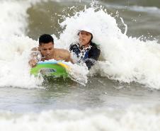 Verão Maior Paraná - Praia Brava de Guaratuba Federação Paranaense de Bodyboarding, do Instituto Guaramar e da prefeitura de Guaratuba, promoveram um evento com PCD - pessoas com deficiência, de pratica do esporte Bodyboarding.