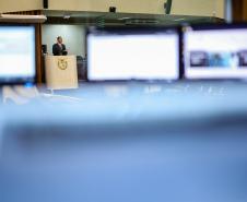 Na abertura dos trabalhos, governador entrega balanço de 2022 à Assembleia