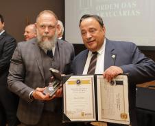 Governador comemora avanços na segurança pública em entrega de homenagens da Polícia Civil