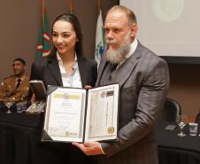 Governador comemora avanços na segurança pública em entrega de homenagens da Polícia Civil