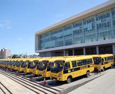 Governador entrega mais 173 ônibus escolares para a rede pública do Paraná