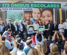 Governador entrega mais 173 ônibus escolares para a rede pública do Paraná