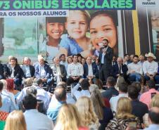 Governador entrega mais 173 ônibus escolares para a rede pública do Paraná