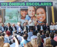 Governador entrega mais 173 ônibus escolares para a rede pública do Paraná