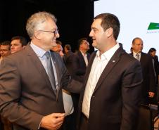 Governador destaca atuação conjunta entre Estado e municípios na posse da AMP