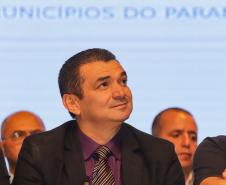 Governador destaca atuação conjunta entre Estado e municípios na posse da AMP