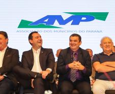Governador destaca atuação conjunta entre Estado e municípios na posse da AMP