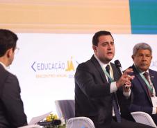 Governador apresenta ações que geraram salto do ensino público do Paraná em evento nacional