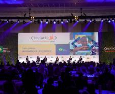 Governador apresenta ações que geraram salto do ensino público do Paraná em evento nacional