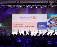 Governador apresenta ações que geraram salto do ensino público do Paraná em evento nacional