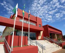 Governador inaugura sede do Corpo de Bombeiros e libera novos investimentos para Ivaiporã