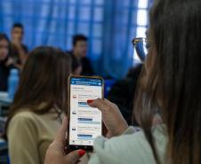 Tecnologia de reconhecimento facial na chamada chega a 1,6 mil colégios da rede estadual