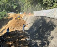 Obra na Graciosa tem frentes de trabalho em 4 km, com serviços de dia e de noite