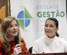 Governo lança programa que garante fraldas e absorventes a crianças e adolescentes