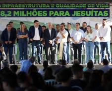 Piana inaugura obras de pavimentação, praças e anuncia novos investimentos para Jesuítas