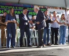 Piana inaugura obras de pavimentação, praças e anuncia novos investimentos para Jesuítas
