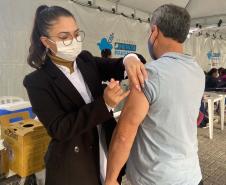 Com 2 meses de campanha, Paraná aplicou 2 milhões de doses contra a gripe
